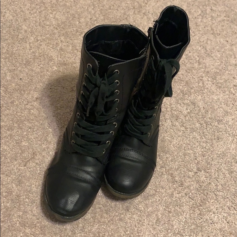 NEVER WORN BLACK COMBAT BOOTS